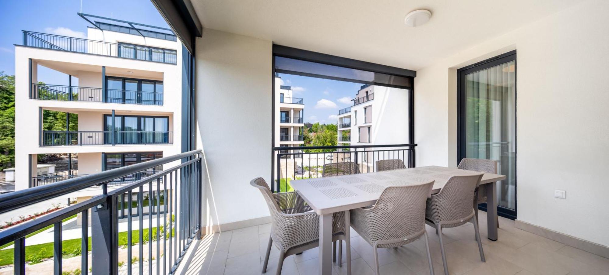 Master Apartment *